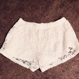 Forever 21 all over floral lace shorts NWOT Size S